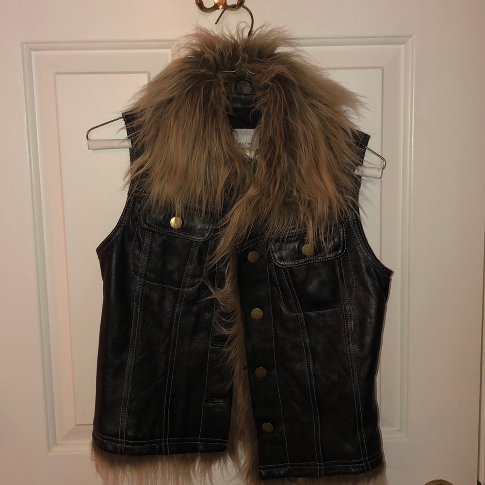 Genuine leather vest with fur trim